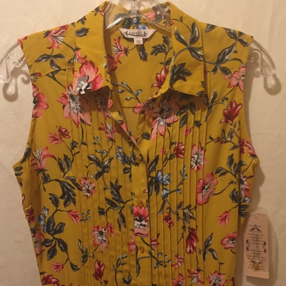 Nannette Dresses & Skirts - Women's beautiful pleated dress NWT